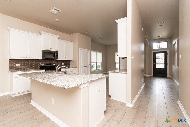 Building Photo - 717 Holstein Dr