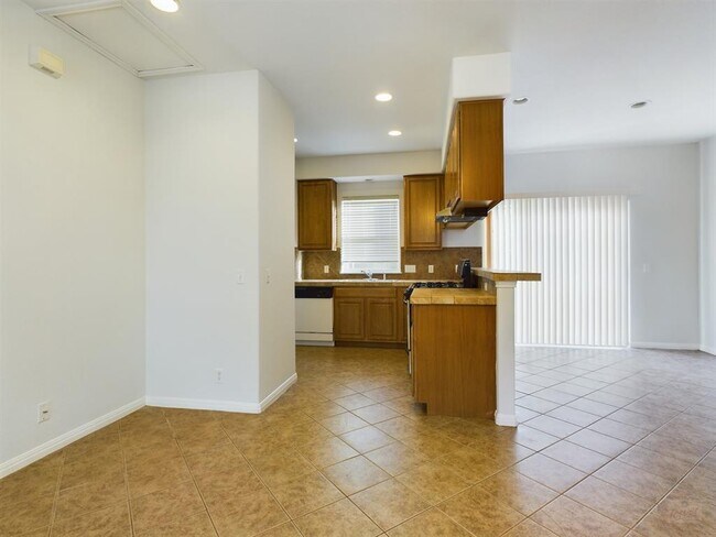 Foto del edificio - 401 Nelray Blvd