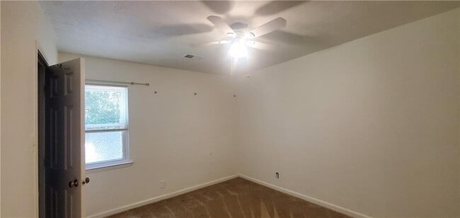 Building Photo - 901 Westland Dr SW