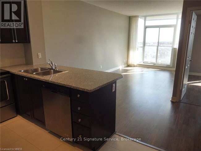 Building Photo - 339 Rathburn Rd W