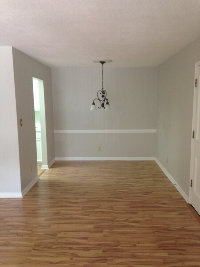 Foto del edificio - 817 Highwood Dr