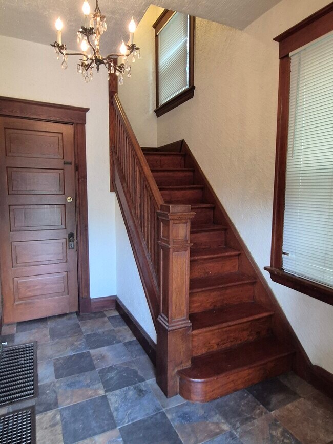 Foto del edificio - 2373 Fairview Ave
