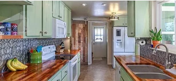 Building Photo - 3529 Hilltop Dr