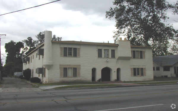 Foto del edificio - E Street Apartments