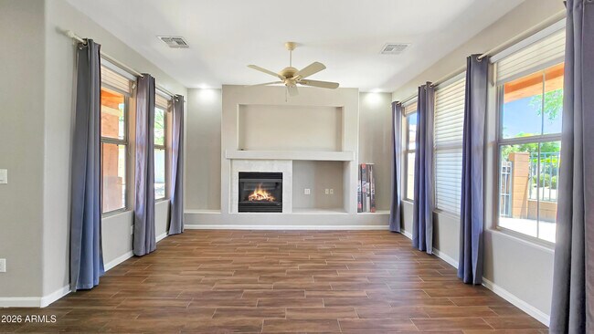 Foto del edificio - 13609 W Cypress St