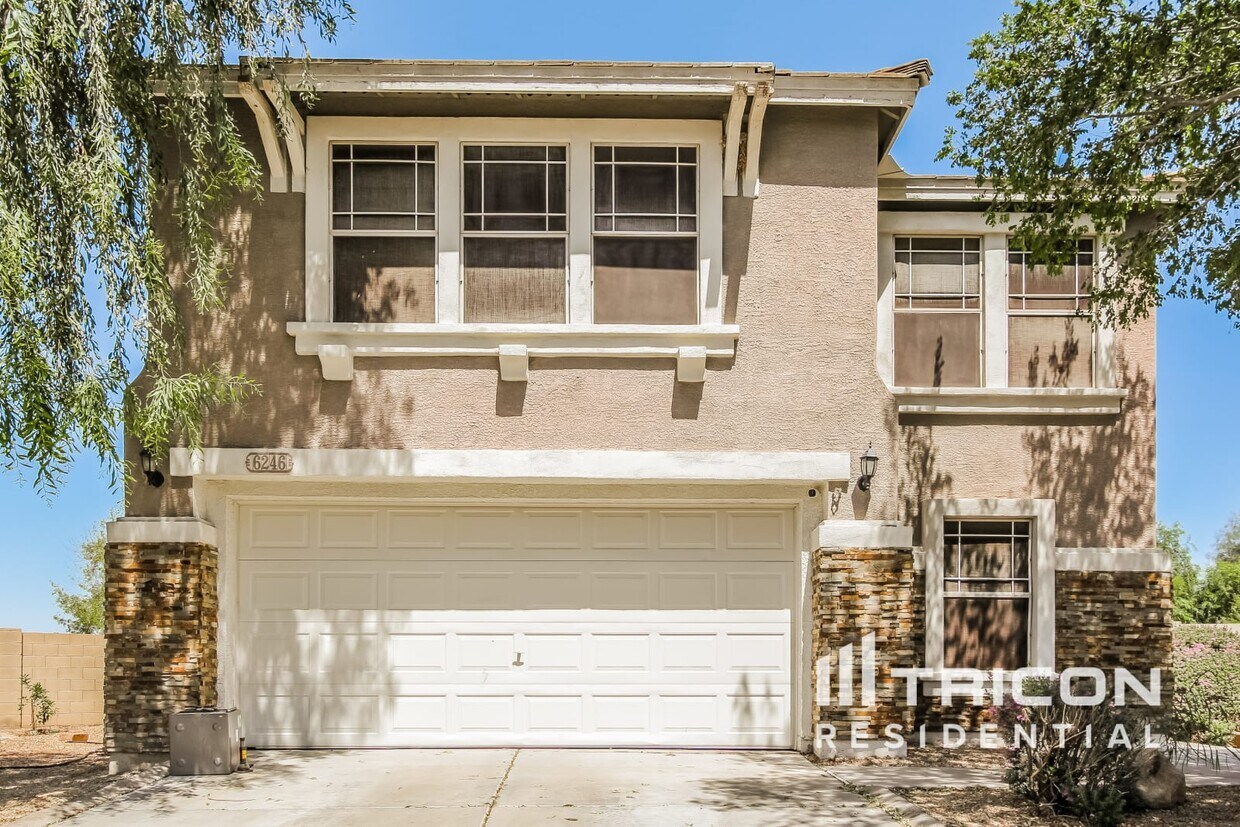 Foto principal - 6246 N Florence Ave