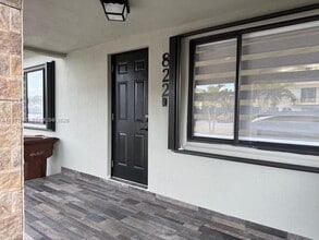 Building Photo - 822 W 30th St