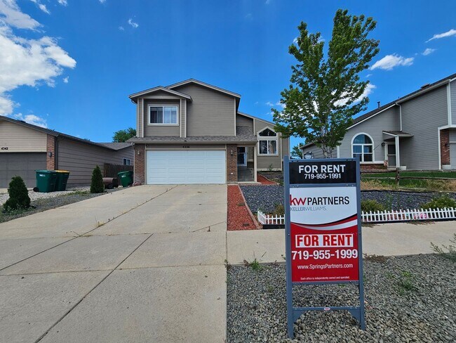 Foto del edificio - 3 Bed 3 bath house in Bradley Ranch!