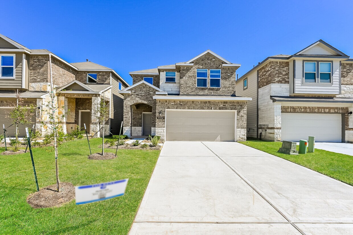 Primary Photo - 7914 Cypress Country Dr