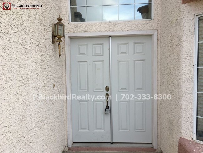 Building Photo - 8074 Boardwalk Way