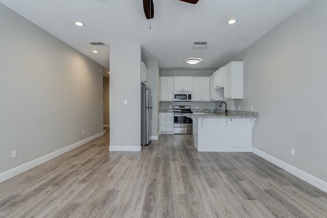 Building Photo - 1512 Avenue W