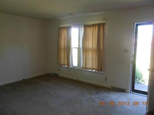 Foto del edificio - 3 Bedroom Home For Rent in St B Area!