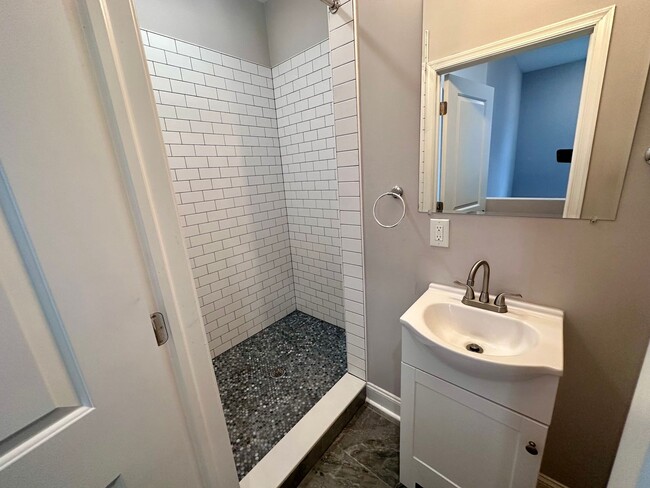 Foto del edificio - 1530 N Sydenham St