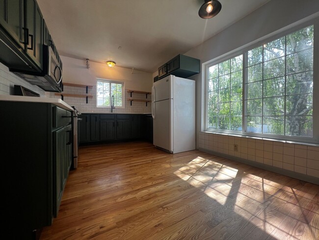 Building Photo - 4 Bedroom/2 Bathroom House in Ogden