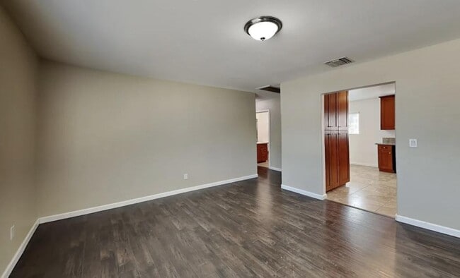 Foto del edificio - 12451 Telfair Ave