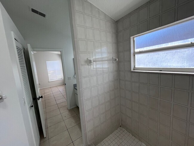 Building Photo - 109 Crossbryn Ct