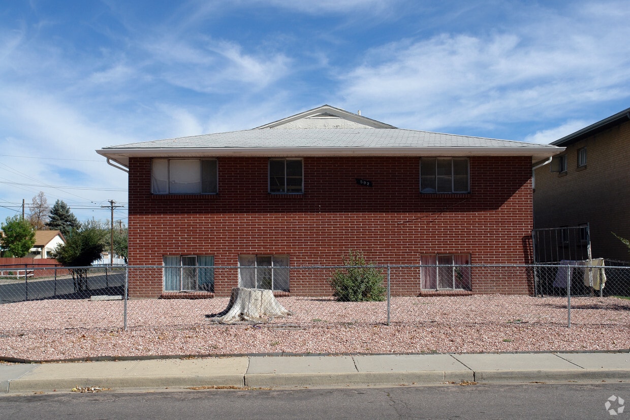 Building Photo - 1592 Lansing St
