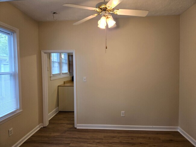 Building Photo - Charming 2 bedroom home in heart of Lexing...