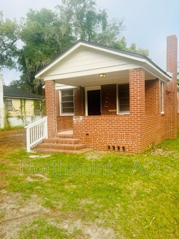 8030 Hawthorne St, Jacksonville, FL 32208 House Rental in