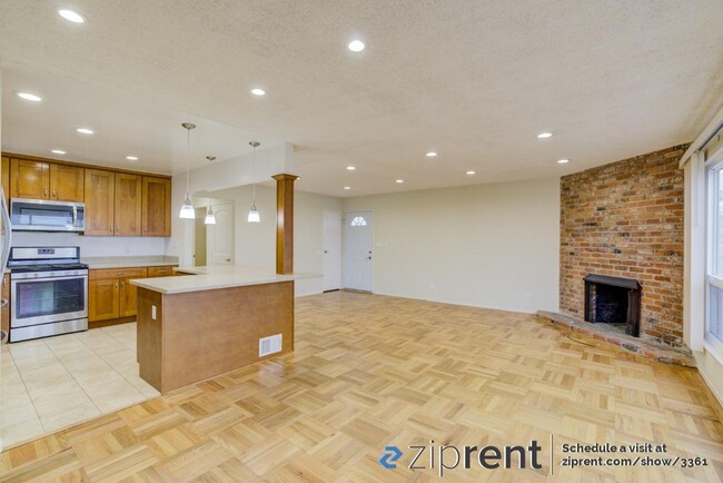 Building Photo - 160 Belhaven Ave