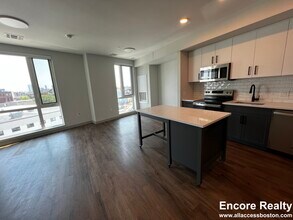 Building Photo - 80 Rugg Rd