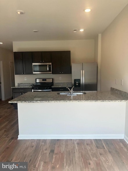 Building Photo - 440 Locust Run Dr