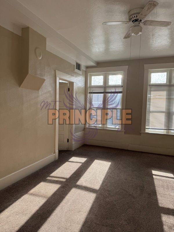 Building Photo - 214 E 3rd St