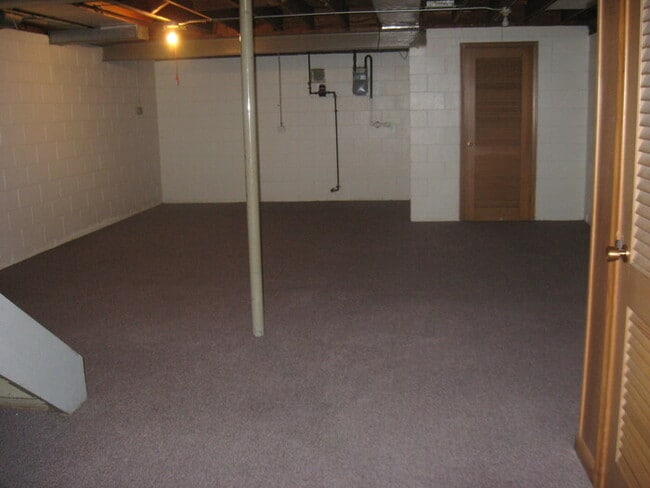 Foto del edificio - Duplex-Great neighborhood! NEW REDUCED PRICE - $1395 per month!