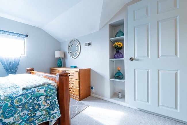 Foto del edificio - Desert Oasis – Furnished Executive Room in...