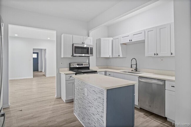 Foto del edificio - 671 Clairmount Ave