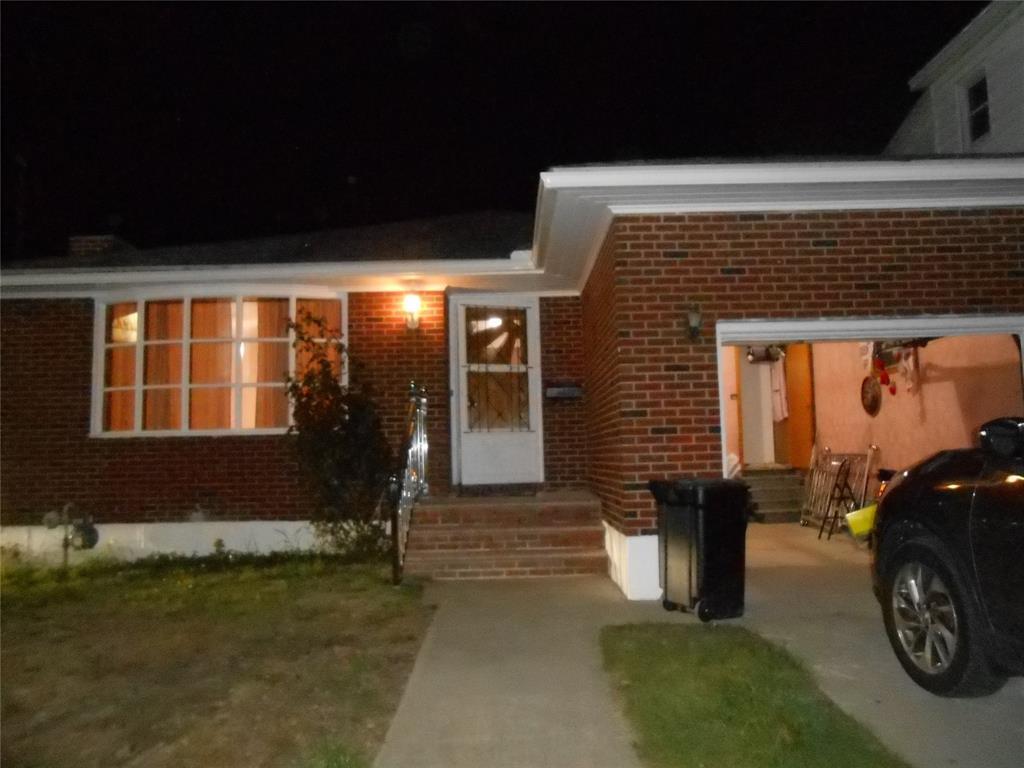 Primary Photo - 133 Harry L Dr