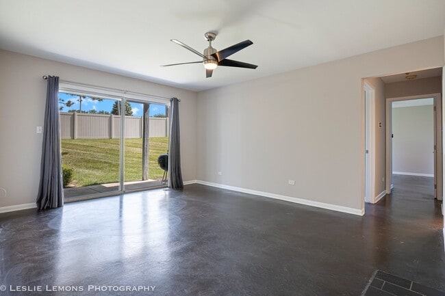 Building Photo - 7020 Barrington Ct