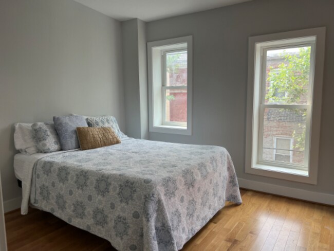 Foto del edificio - 734 Harvard St NW