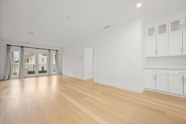 Building Photo - 23 Vitti St