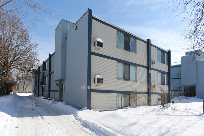 Building Photo - Lofts at North Clinton South