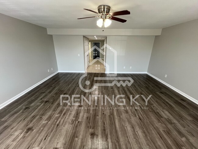 Foto del edificio - Huge 3-Bed, 2.5-Bath Townhouse!