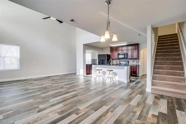 Building Photo - 9707 Wake Bridge Dr