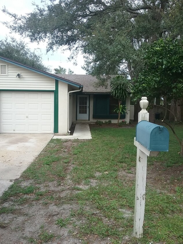 Primary Photo - 2 Bedroom 1 Bath Duplex in Winter Park for...