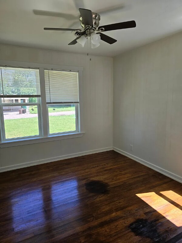 Foto del edificio - 811 E Navarro St