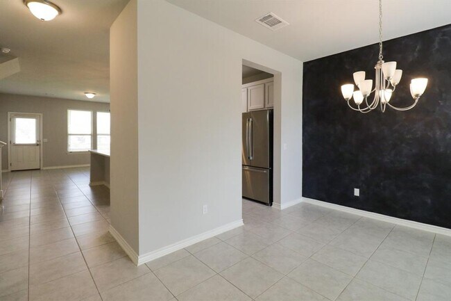 Foto del edificio - Large Open Concept in Georgetown!!!