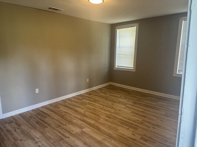 Foto del edificio - 3820 Byron Ave