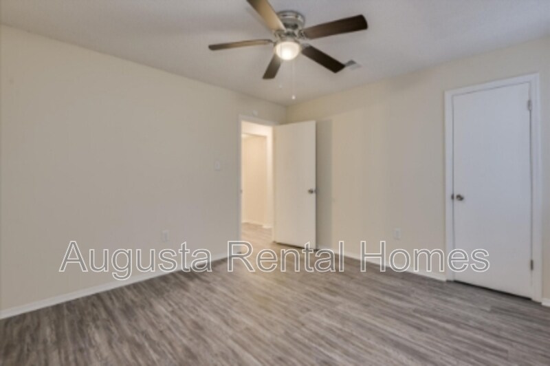 2571 1/2 Tobacco Rd, Hephzibah, GA 30815