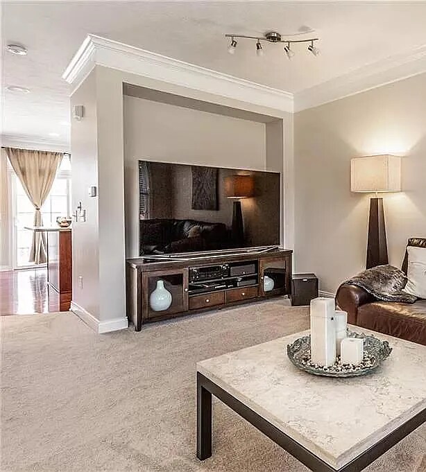 Photo - 8643 N Meridian St Townhome