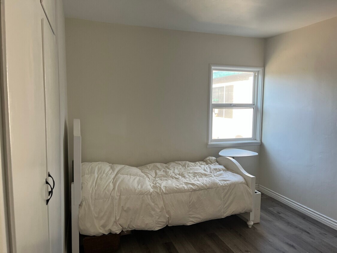 1330 Engracia Ave Unit Room mate, Torrance, CA 90501 Apartments in