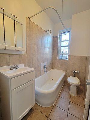 Building Photo - 1 bedroom in BRONX NY 10458