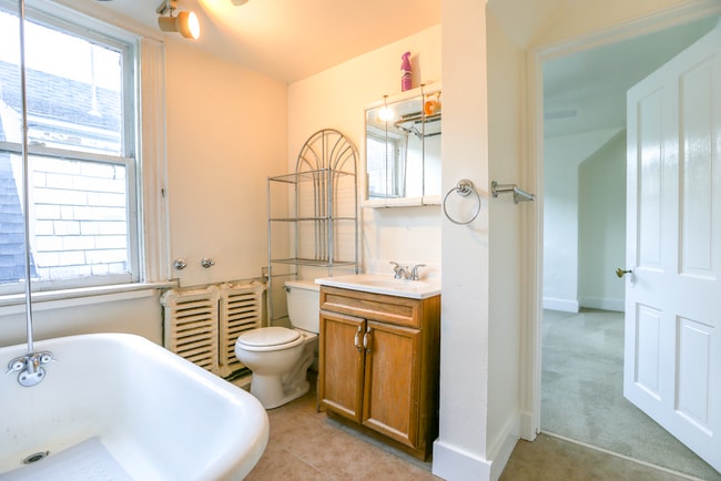 Building Photo - Charming 2 bed, 1 bath Condo in the heart of Denver