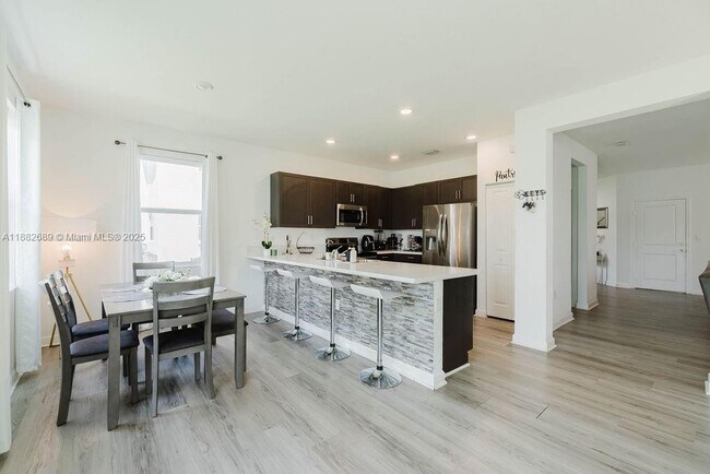 Foto del edificio - 1400 SE 27th Terrace