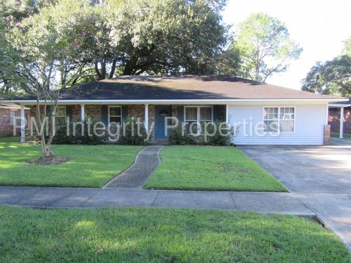 Primary Photo - 9360 Samoa Ave