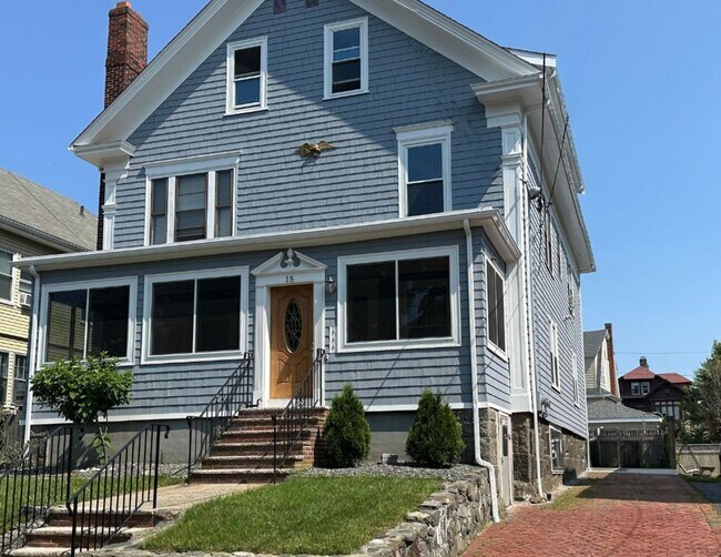 Building Photo - 15 Naples Rd