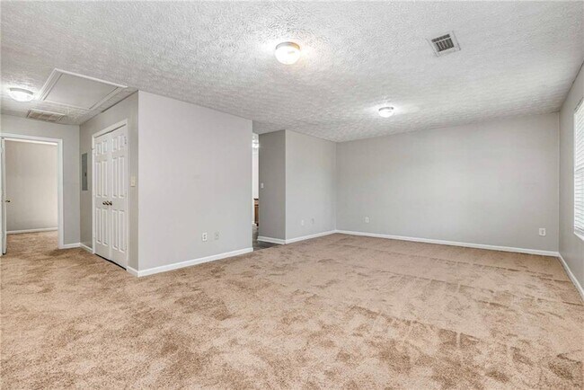 Foto del edificio - 588 Elle's Wy